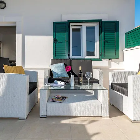 Holiday home Modernes Mit Terrasse Und Meerblick Vinisce