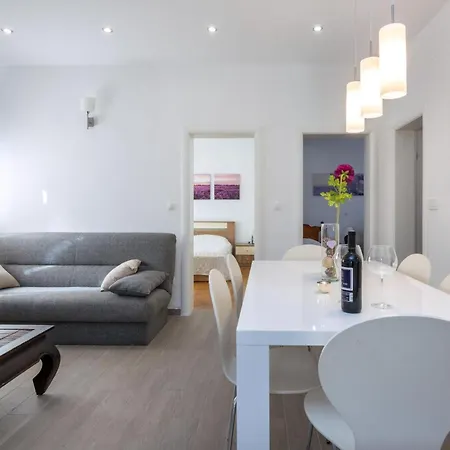 Modernes Mit Terrasse Und Meerblick * Vinisce