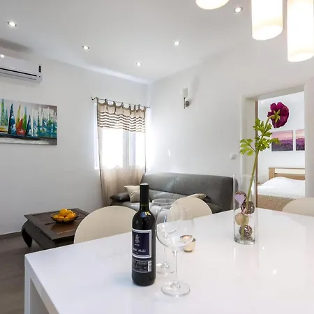 Modernes Mit Terrasse Und Meerblick Holiday home